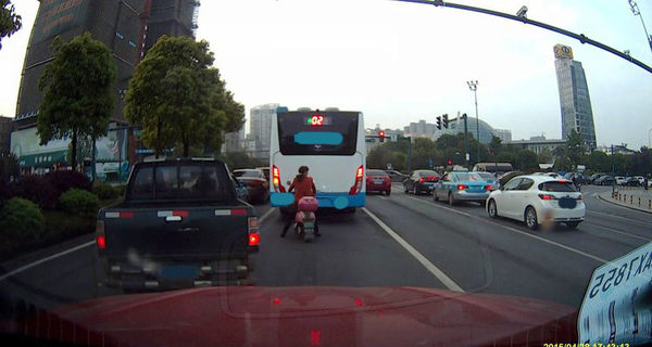 如何為寶馬X3安裝隱藏行車(chē)記錄儀