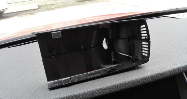 如何為寶馬X3安裝隱藏行車(chē)記錄儀