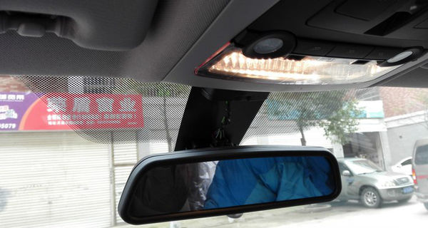 如何為寶馬X3安裝隱藏行車(chē)記錄儀