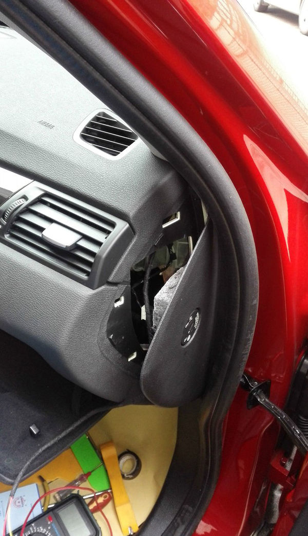 如何為寶馬X3安裝隱藏行車(chē)記錄儀