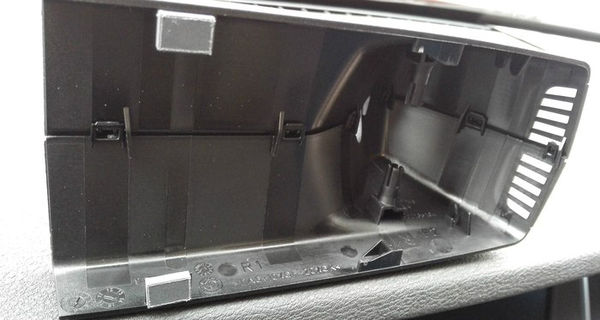 如何為寶馬X3安裝隱藏行車(chē)記錄儀