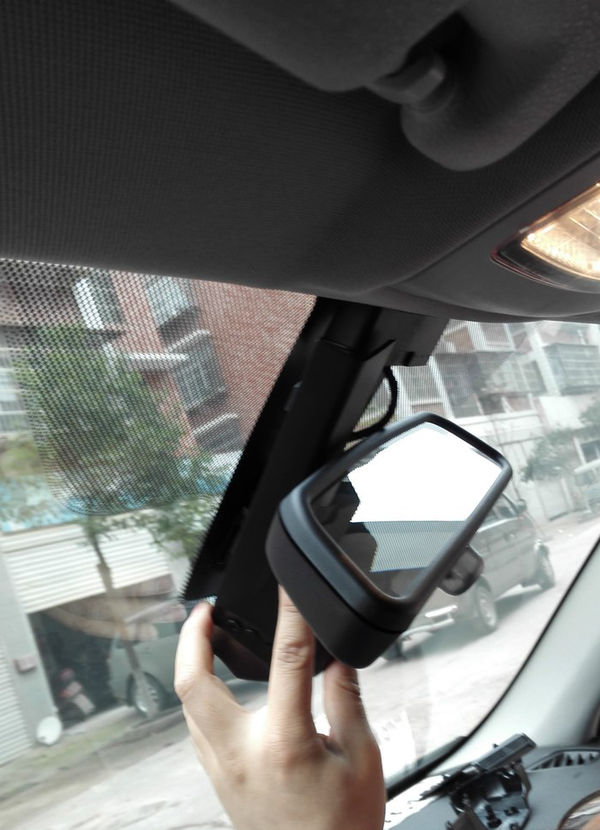 如何為寶馬X3安裝隱藏行車(chē)記錄儀